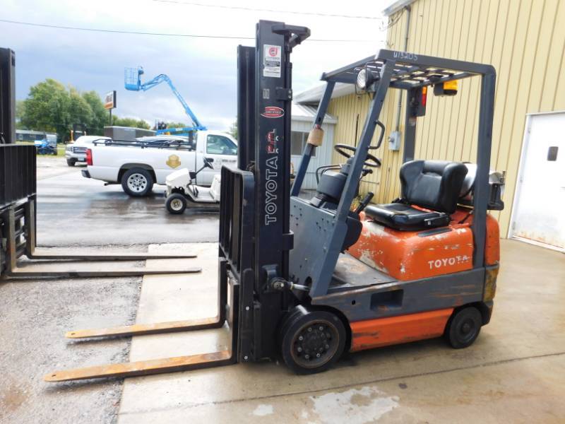 lot 7 image: Toyota 6FGCU15 Forklift