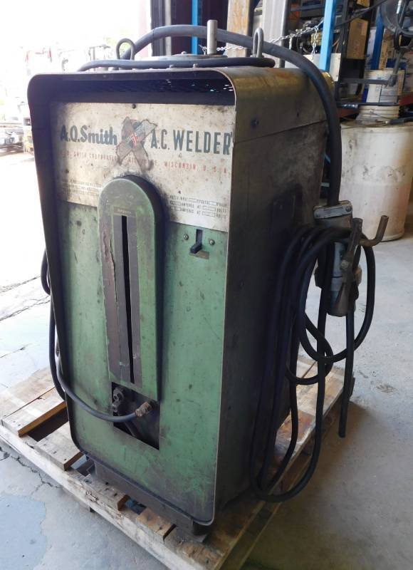 lot 26 image: A.O. Smith AC Welder