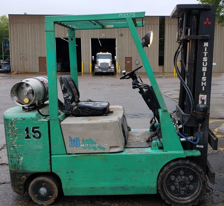 lot 17 image: 1996 Mitsubishi FGC30B Forklift