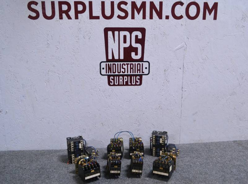 lot 18 image: Lot of 8 Electrical Contactors