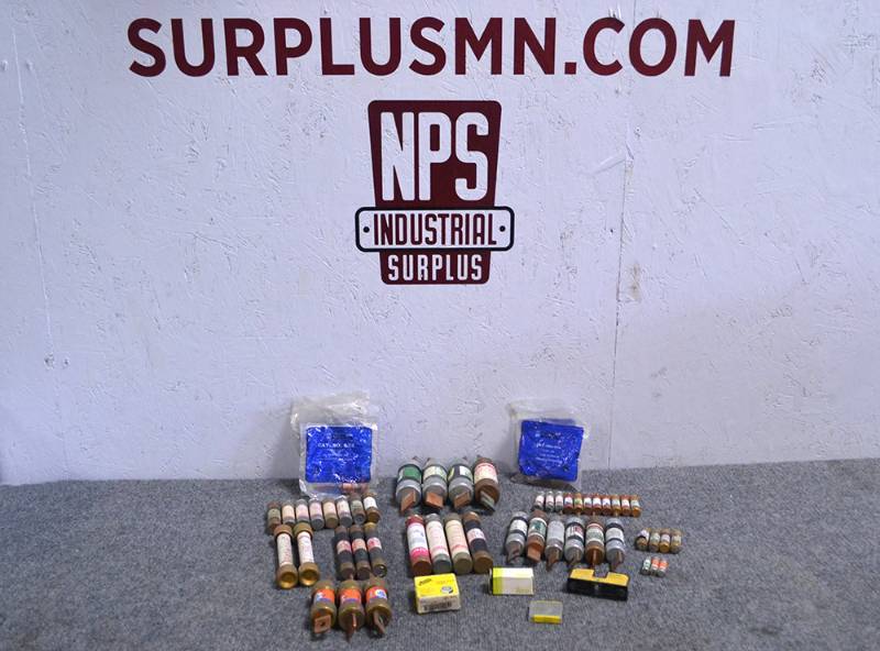 lot 29 image: Large Lot of Tested Fuses 5A to 100A  Adapters