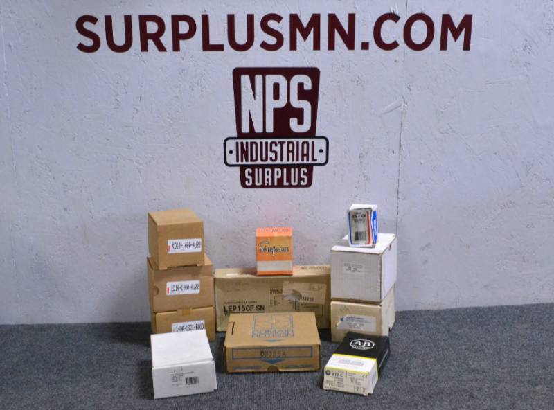 lot 54 image: Lot of Electrical Components