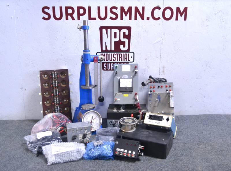 lot 47 image: Lot of Electronic Test Equipment and Leads