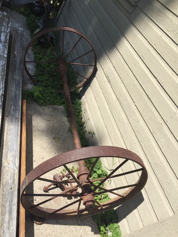 lot 17 image: Steel Wheels & Axel