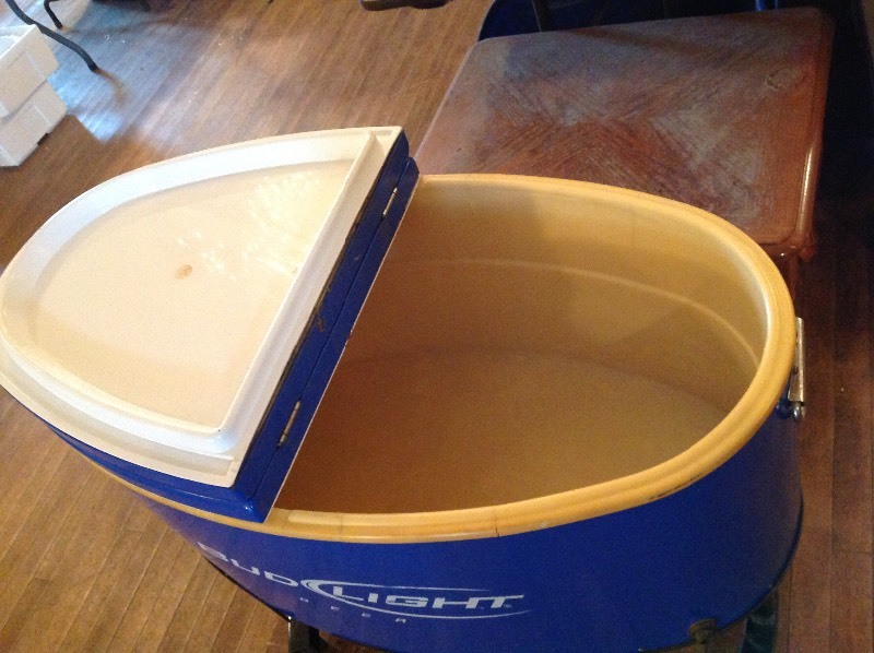 lot 22 image: Bud Light Cooler on Wheels