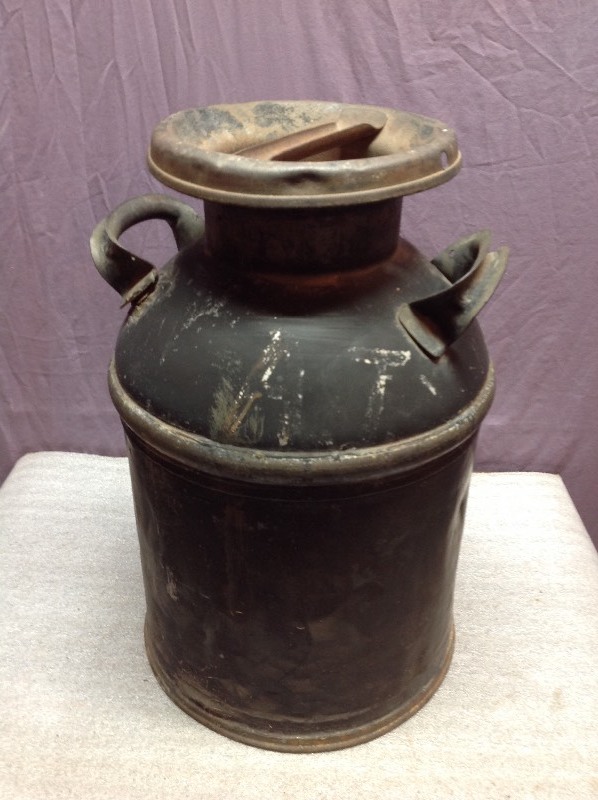 lot 26 image: Cream Can