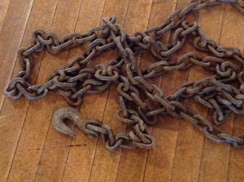 lot 34 image: 15 Long Chain