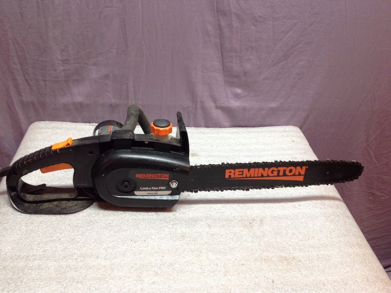 lot 53 image: Remington Electric Chain Saw