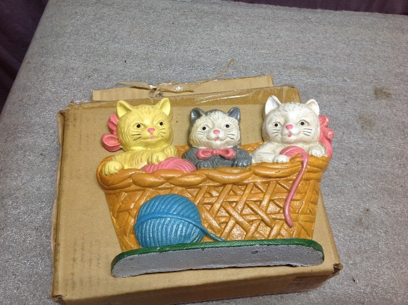 lot 70 image: 2 Kitten Doorstops