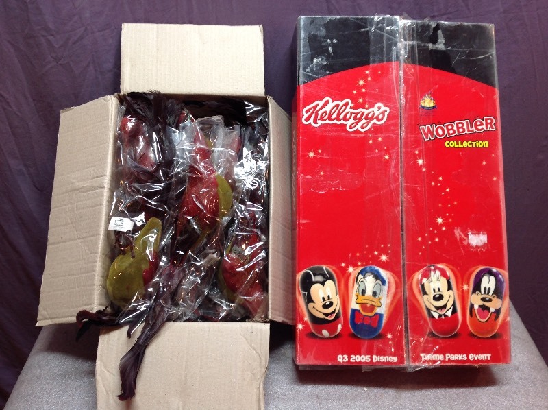 lot 73 image: Disney Wobbler Collection & Box of Birds
