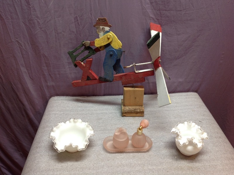 lot 77 image: Home Decor