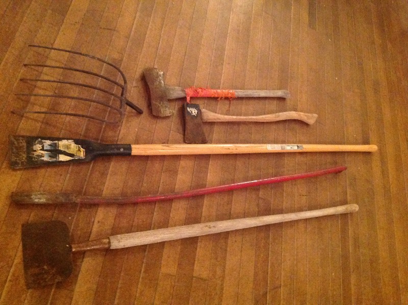 lot 82 image: Yard Tools