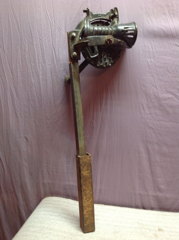 lot 87 image: Antique Corn Stripper