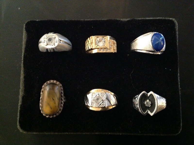 lot 202 image: 6 Mens Rings