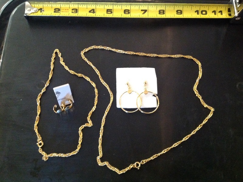 lot 208 image: 2 Gold Chains & 2 Sets Earrings