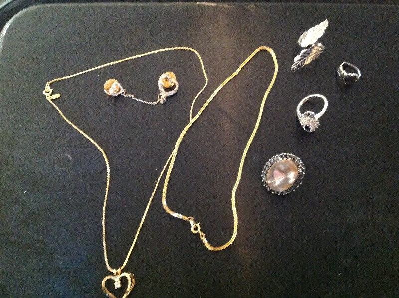 lot 210 image: Gold Chains, Rings & Pin