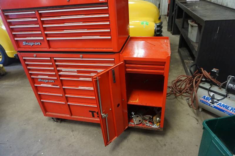 lot 4 image: Snap On Tools 26 Drawer Stacked Tool Cabinet Wide Side Cabinet