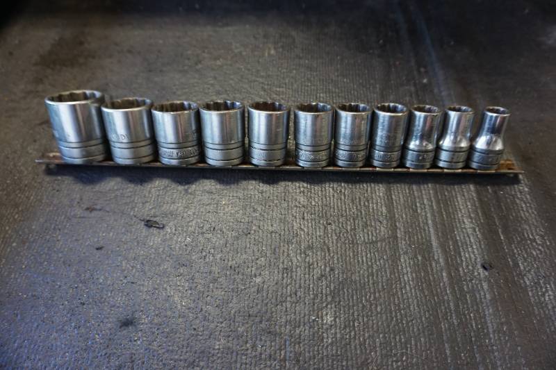 lot 16 image: Snap On Tools 13 PC Socket Set