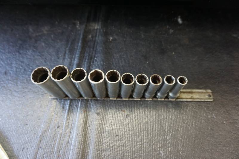 lot 25 image: Snap On Tools 10 PC Metric Deep Impact Socket Set With Magnetic Base Holder