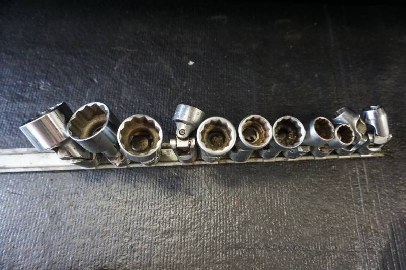 lot 35 image: Snap On Tools & Assorted Brands 11 PC Flex Head Socket Set