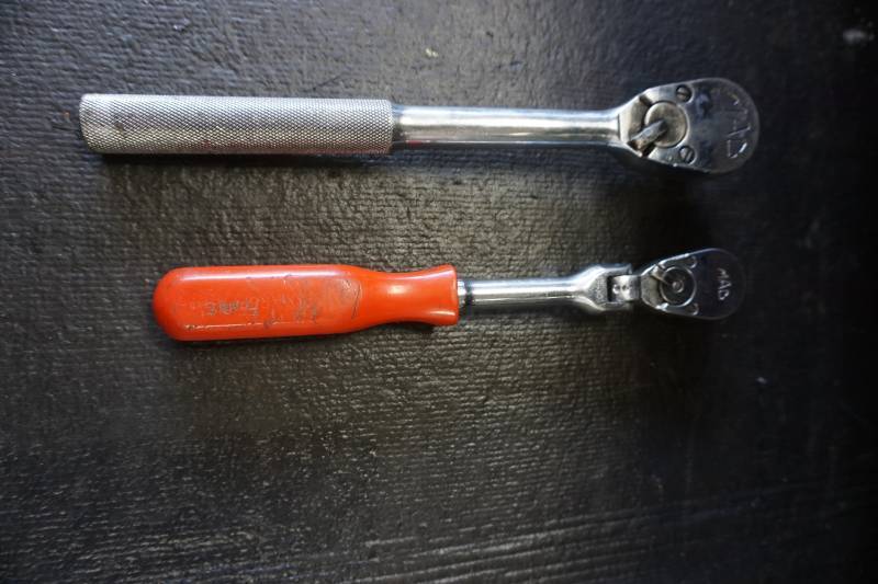 lot 63 image: 2 - Mac Tools Brand Ratchets