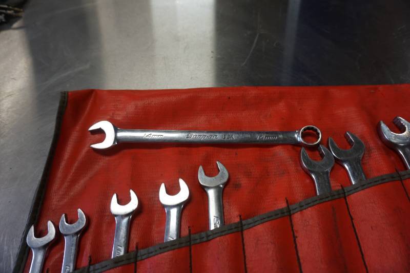lot 77 image: Snap On Tools 11 PC Combination Metric Wrench Set With Storage Sleeve