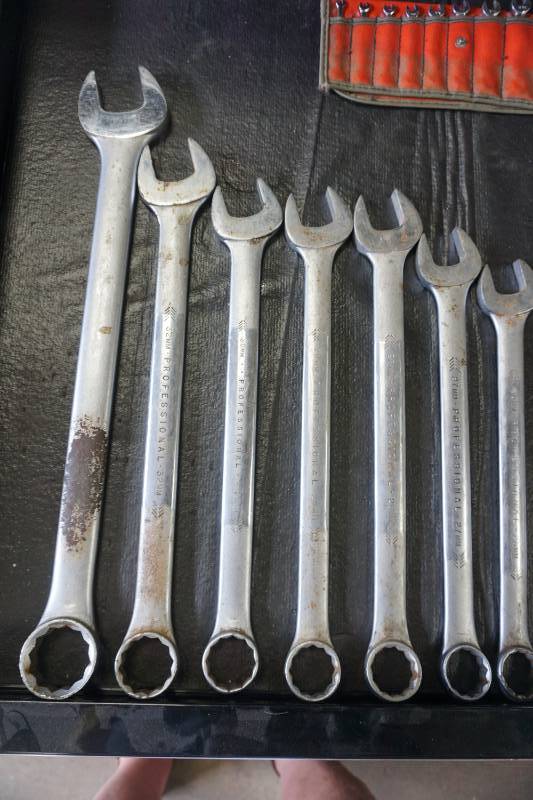 lot 89 image: 9 PC Combination Metric Wrench Set