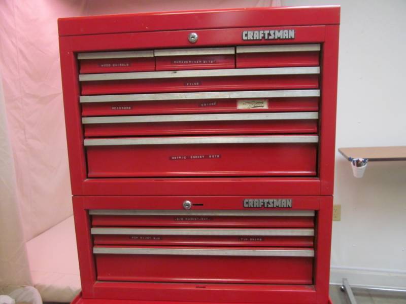 lot 18 image: Craftsman stack on drawer cabinets