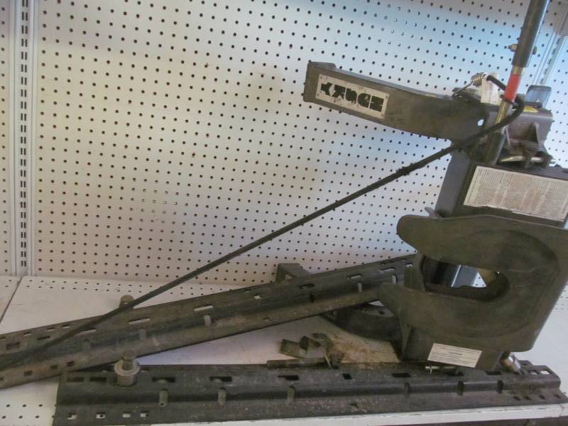 lot 67 image: 5th wheel hitch