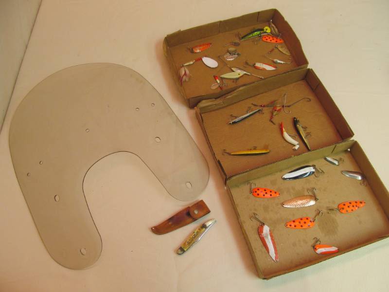 lot 68 image: vintage items