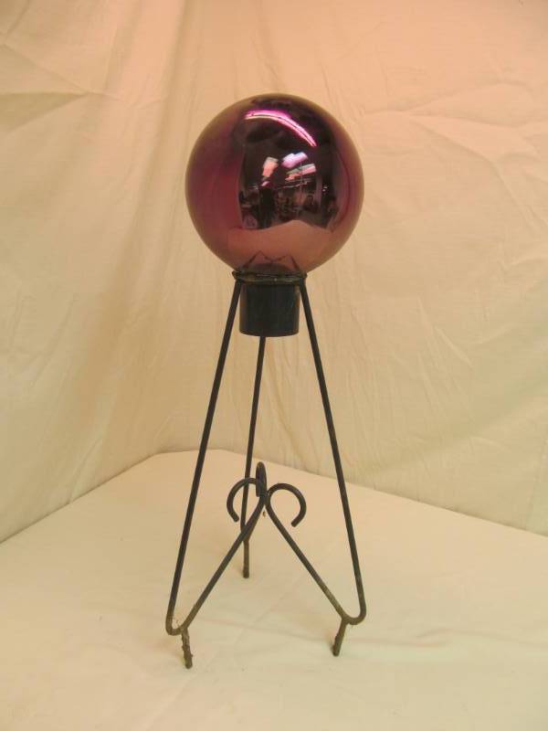 lot 73 image: yard art