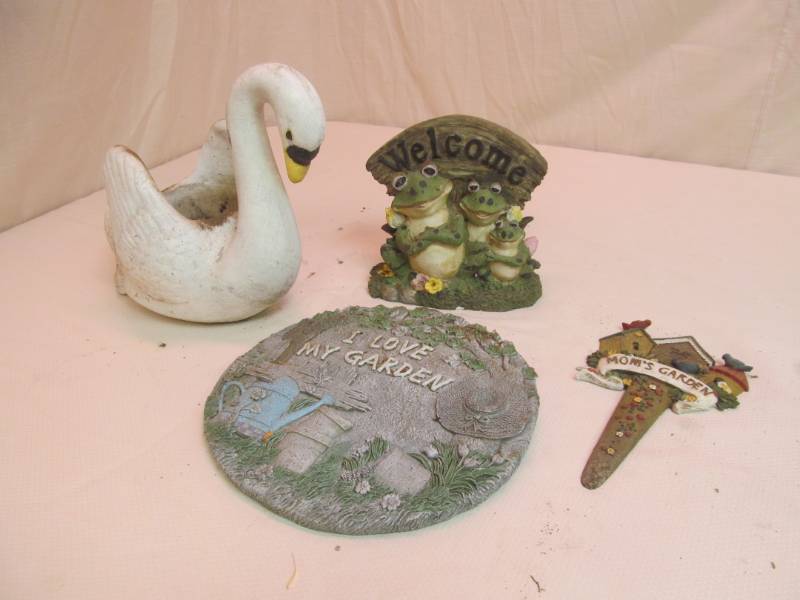 lot 79 image: yard ornaments