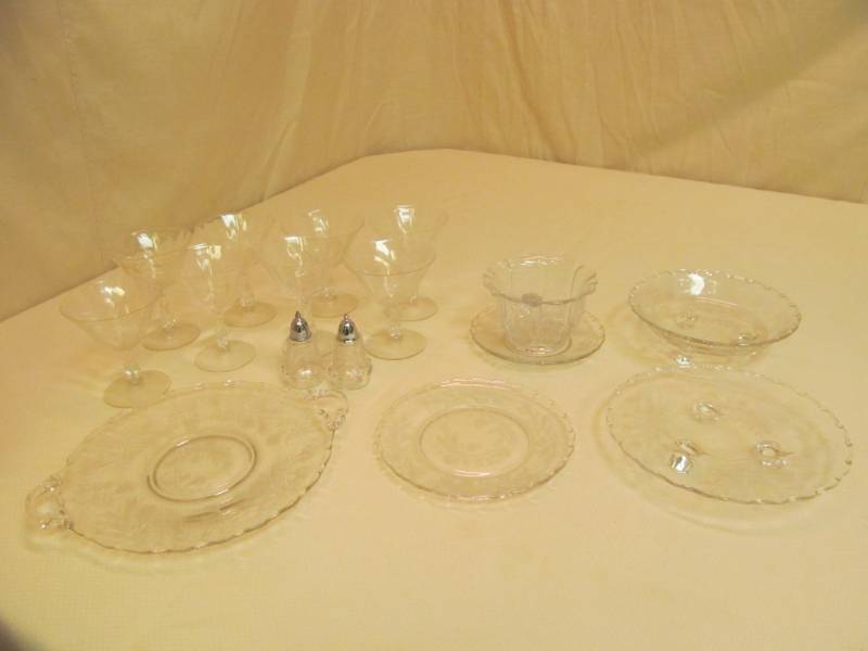 lot 89 image: glassware