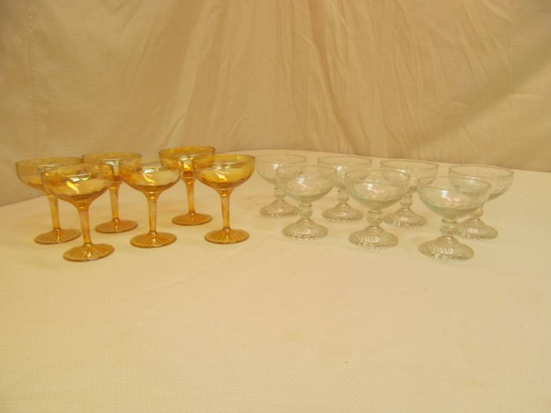 lot 95 image: collectible glassware