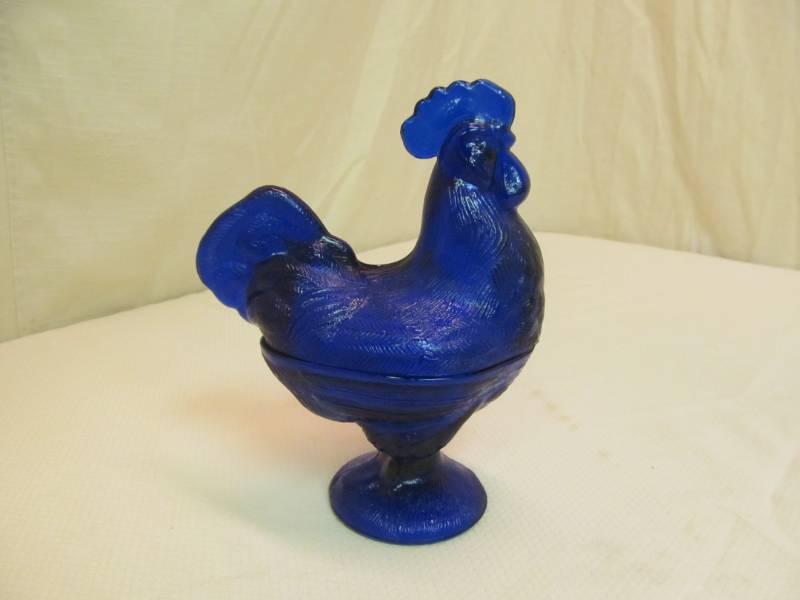 lot 101 image: Cobalt blue rooster
