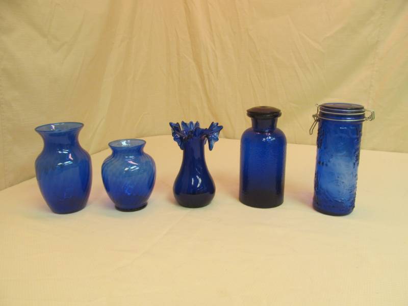 lot 104 image: Cobalt Blue dishes