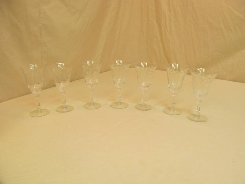 lot 105 image: stemmed glassware