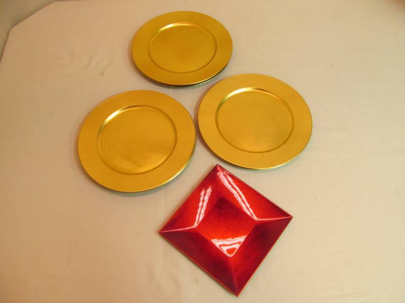 lot 114 image: serving dishes