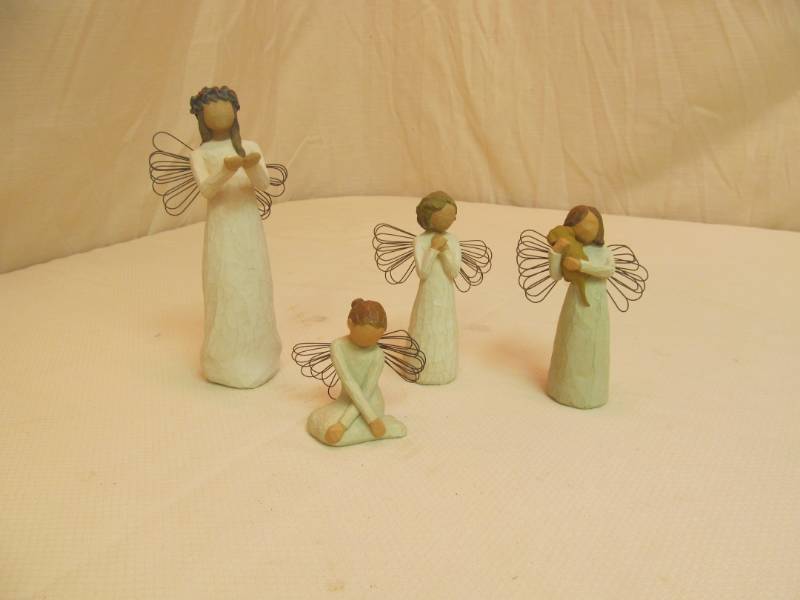 lot 119 image: willow tree angels