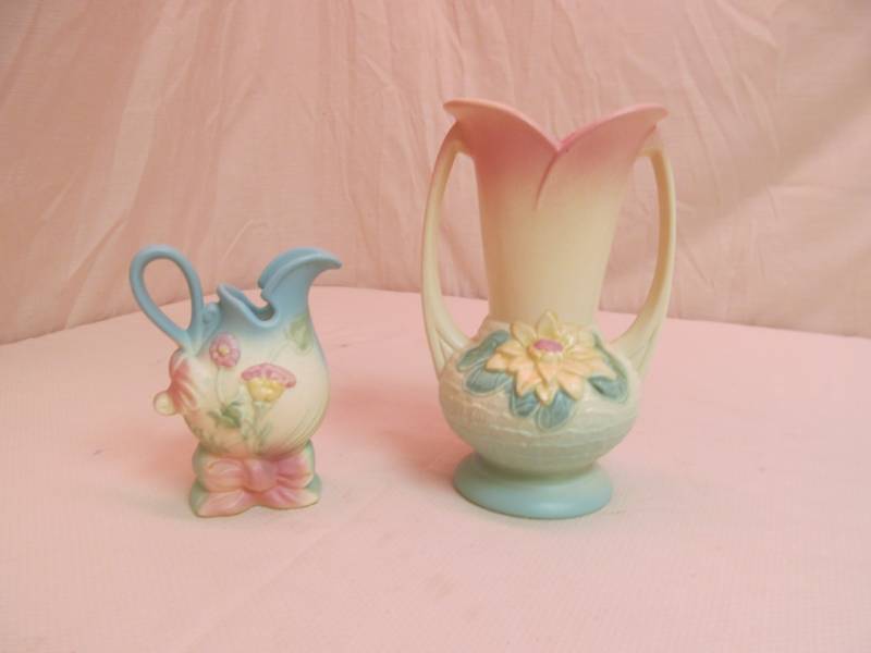 lot 120 image: Hull Vase, Pitcher