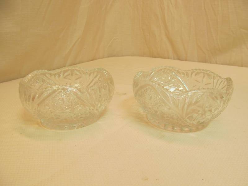 lot 123 image: pressed glass serving bowls
