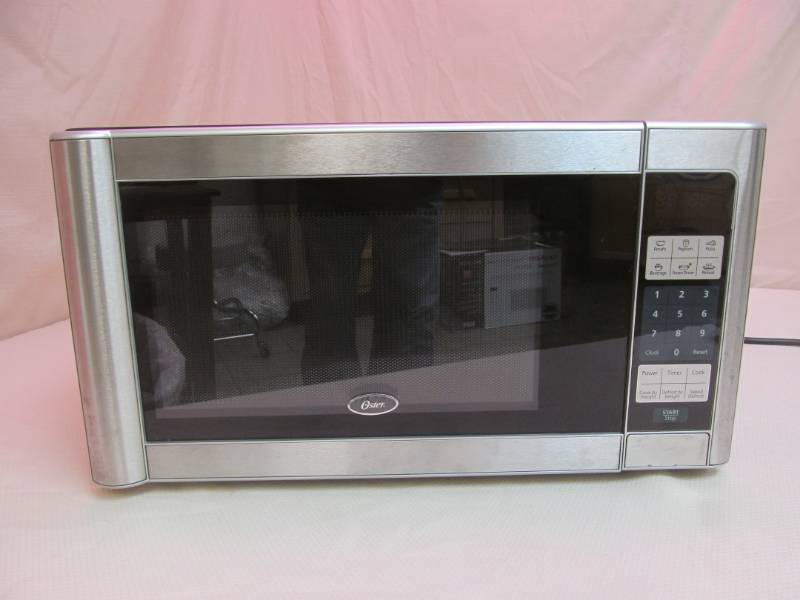 lot 143 image: microwave
