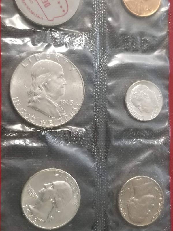 2 US MINT SETS 1963 1981 AS PICTURED