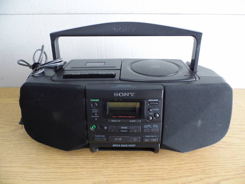 lot 5 image: Sony Radio  Cassette  CD Player