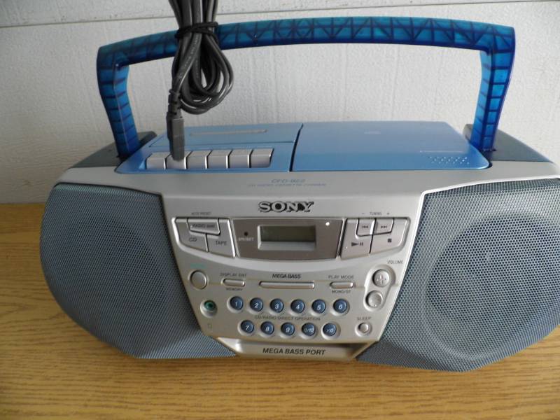 lot 6 image: Sony Radio  Cassette  CD Player
