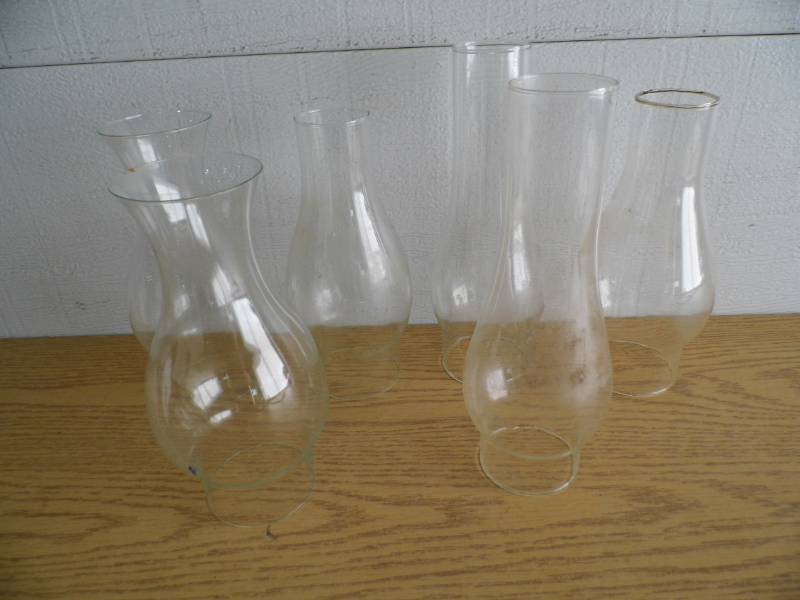 lot 22 image: Lot of 6 Lantern Chimeys