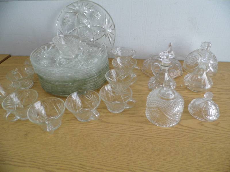 lot 31 image: Glassware - Snack Sets