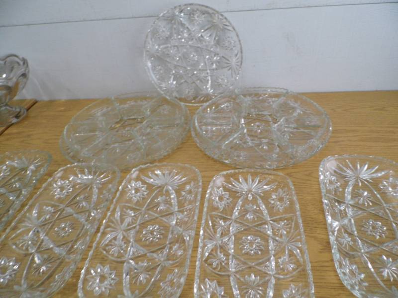 lot 49 image: Serving Pieces