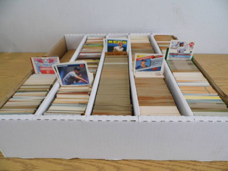 lot 52 image: Large Box of Baseball Cards