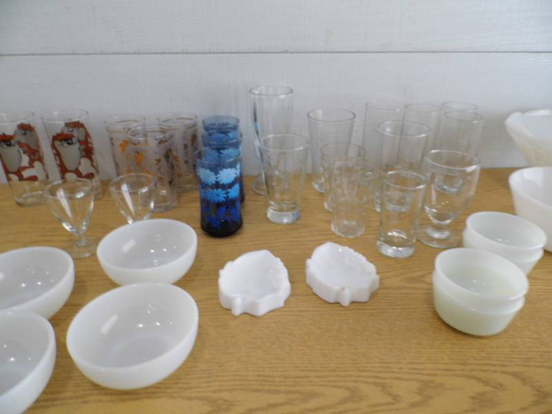 lot 64 image: Glasses - Bowls